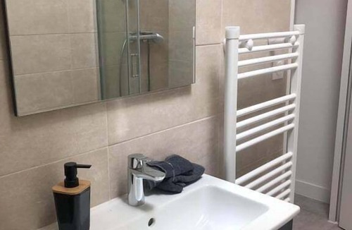 La Ferte-sous-Jouarre Apartment | 2 appartements 10pax 109/110 Ferté-sous-Jouarre