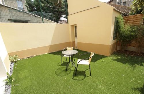 Mantes-la-Jolie Apartment | 2-Appartement RDC 28 m2 avec Jardin