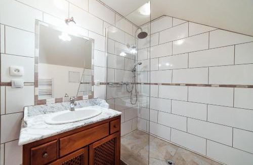 Bucheres Apartment | 2 appartements conforts + jardin + parking