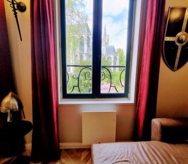 Rouen City Centre Apartment | 2 Appt MédiéLounge ou MédiéOld, Parking Vue magnifique par Beds76