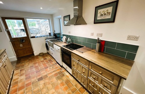 Shanklin Cottage | 2 Apse Castle Cottage