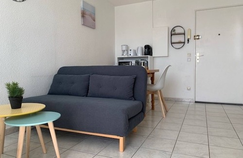Balaruc-les-Bains Apartment | 2* Apt with AC and Pets Allowed in Balaruc-les-Bains