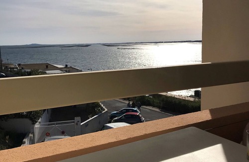 Balaruc-les-Bains Apartment | 2* Apt with AC and Pets Allowed in Balaruc-les-Bains