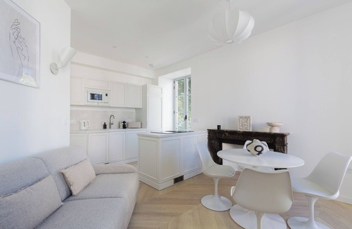 Bagneres-de-Bigorre Apartment | 2 architect-designed rooms facing the spa