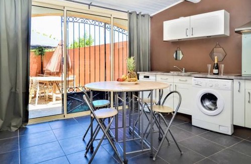 Saint-Genies-de-Comolas House | 2 bedroom accommodation in St-Génies-de-Comolas