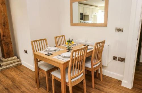 Rastrick House | 2 Barn Cottages