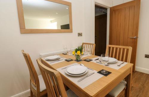 Rastrick House | 2 Barn Cottages