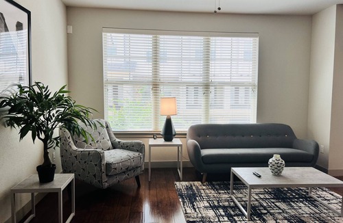 Memorial House | 2 BD/2.5 BA TOWNHOME🏠/ KING BD /GARAGE NEAR CITYCENTRE🛍