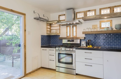 Dawson House | 2 BD/2 BA w home office AND separate work studio. Pet friendly!