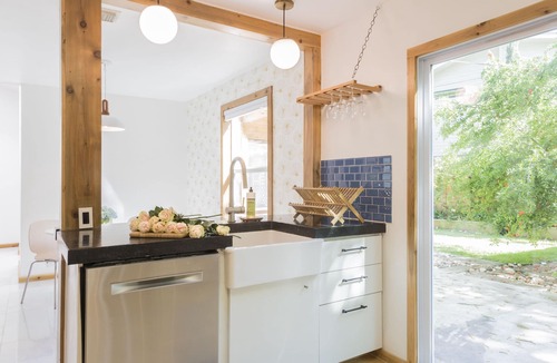 Dawson House | 2 BD/2 BA w home office AND separate work studio. Pet friendly!