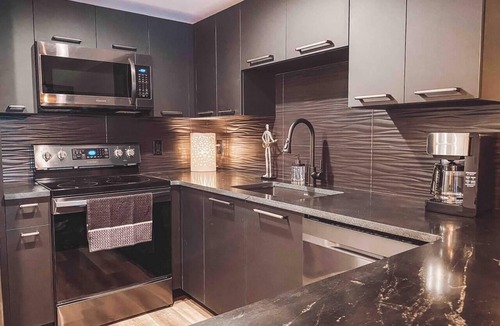 Nashville Condo | 2 BD MATTE BLACK CONDO - MUSIC ROW - GUITAR POOL