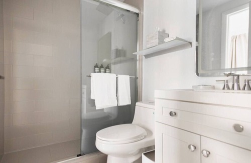 Flamingo/Lummus Condo | 2 Bdr/1 Bth CHIC & COZY Apartment on Collins Ave