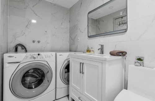 Greenfield Park Apartment | 2 BDR -10 min de la Ronde et Parc Jean Drapeau South Shore Montreal
