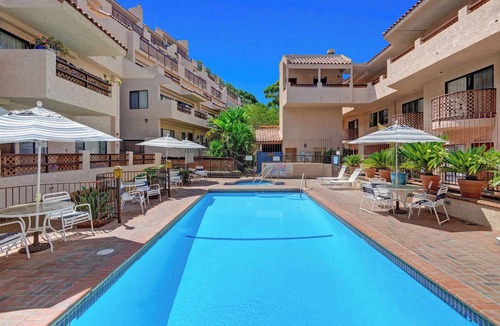 Avalon Condo | 2 bdr, 2.5 bath, Townhouse Style Condo, Pool