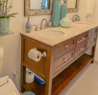 South Mission Beach Villa | 2 Bdr 2 bath luxury home steps away from Mission Beach 5 min from Belmont