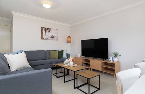 Acacia Ridge Apartment | 2 Bdr Apt! Full Kitchen! Covered Parking! 6BS2