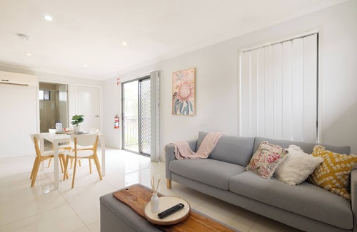 Rocklea Apartment | 2 Bdr Apt! Spotless! Garage Parking! 318D2