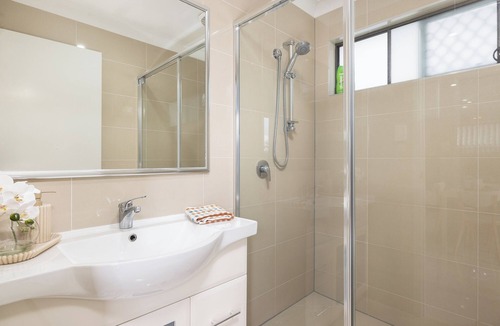 Rocklea Apartment | 2 Bdr Apt! Spotless! Garage Parking! 318D2