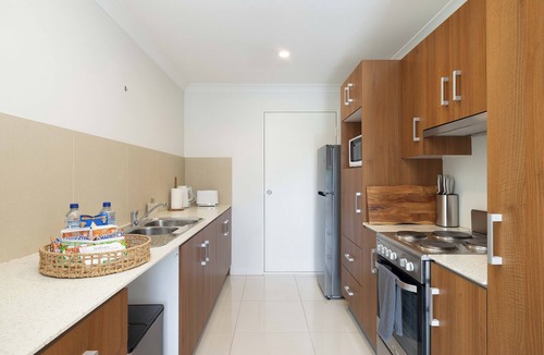 Rocklea Apartment | 2 Bdr Apt! Spotless! Garage Parking! 316D2