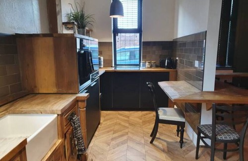 Rochdale House | 2 BDR House - Ideal for Short Breaks & Contractors