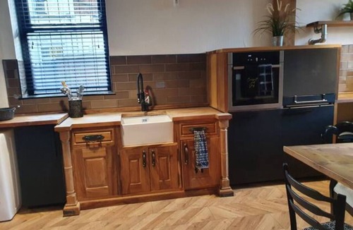 Rochdale House | 2 BDR House - Ideal for Short Breaks & Contractors