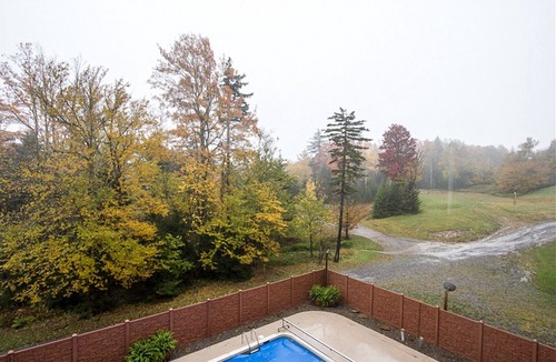 Snowshoe Condo | 2 Bdrm Condo, A/C, Pool/Hot Tub