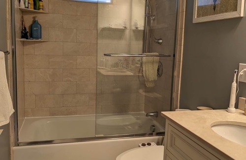 Brookline Apartment | 2 Bdrm in Brookline Village