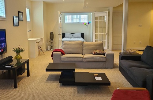 Richmond Hill House | 2 bdrm, kitchen, laundry, weekly - monthly discount