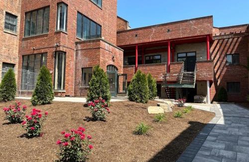 Albany Apartment | 2 bdrm Modern & Hip Apt with Private Patio