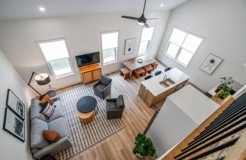 St. Davids Apartment | 2 Bdrm New Stylish Apt for up to 6 ppl in Niagara