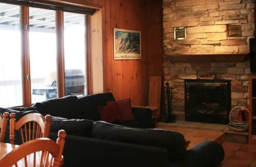 Domaine Nansen Apartment | 2 bdrm Tremblant Haven-pets & spa-walk/ski to hill