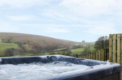 Newcastle-on-Clun House | 2 Beacon View Barn