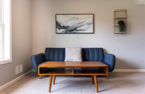 Plainville Apartment | 2 Beautiful 1 BR Apartment - Central CT