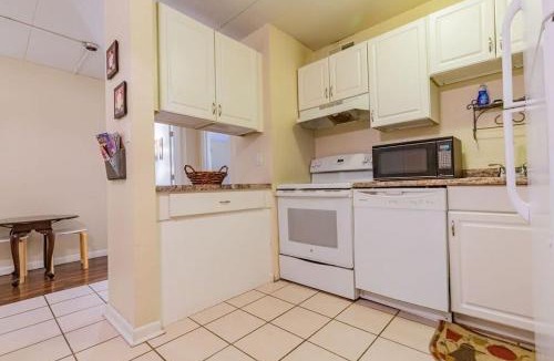 East Ridge Apartment | 2-bed, 1-bath apartment near I-24, Great location