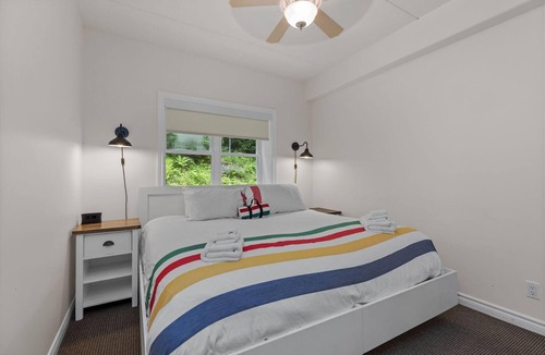 Lake of Bays Cabin | 2 bed 1 bath Lodge on Port Cunnington