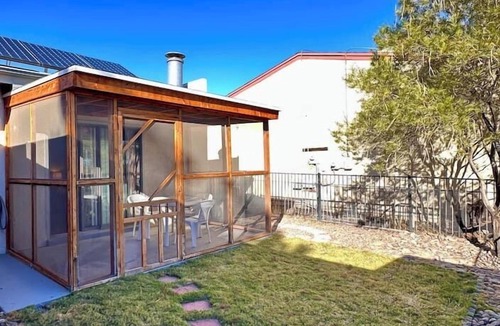 Las Cruces House | 2 bed/1 bath near NMSU, pets welcome