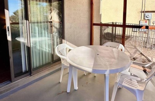 Las Cruces House | 2 bed/1 bath near NMSU, pets welcome