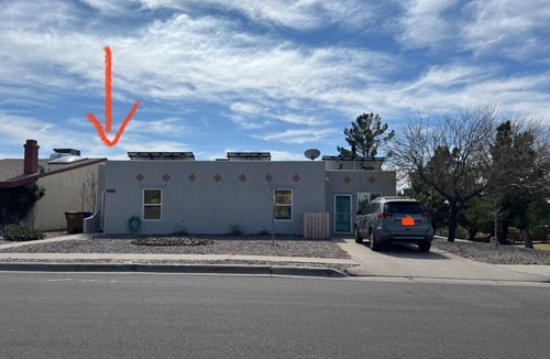 Las Cruces House | 2 bed/1 bath near NMSU, pets welcome