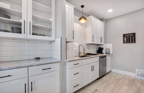 College Hill House | 2 Bed 1 Bath Property in College Hill with Garage!