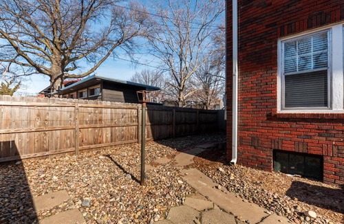 College Hill House | 2 Bed 1 Bath Property in College Hill with Garage
