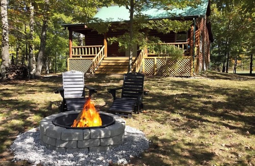 Jamestown Cabin | 2 Bed 1 bath rustic, pet friendly, Big South Fork
