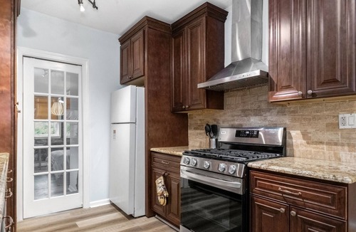 Harrison Apartment | 2 bed/1 bath Work from home Oasis NYC Getaway w/Backyard