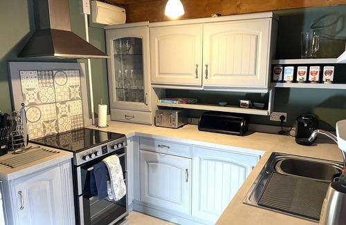 Langrick Cottage | 2-bed 18th Century Barn - Sleeps 6 - Pet Friendly