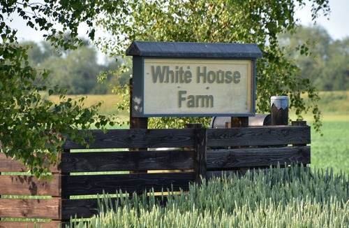 Langrick Cottage | 2-bed 18th Century Barn - Sleeps 6 - Pet Friendly