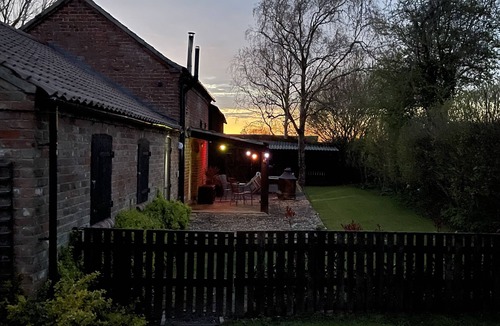 Langrick Cottage | 2-bed 18th Century Barn - Sleeps 6 - Pet Friendly