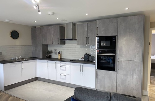 Shirley Apartment | 2 Bed 2 Bath Apartment in Shirley, Solihull