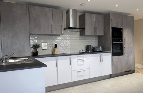 Shirley Apartment | 2 Bed 2 Bath Apartment in Shirley, Solihull