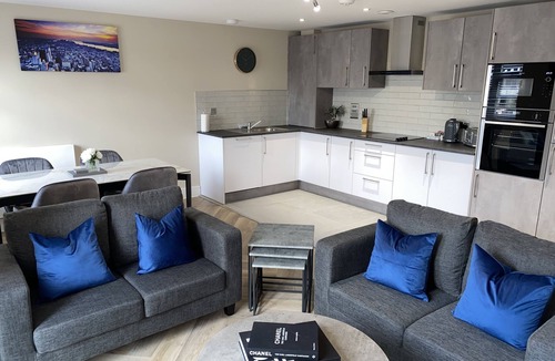 Shirley Apartment | 2 Bed 2 Bath Apartment in Shirley, Solihull
