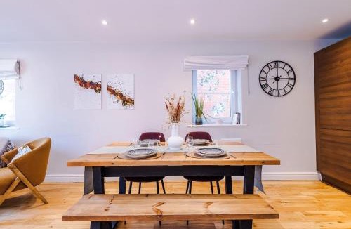 Roundhay Apartment | 2 bed, 2 bath apartment in Roundhay