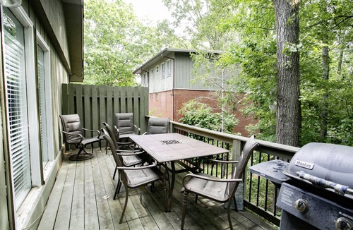 Gainesville Condo | 2 bed 2 bath condo on Lake Lanier-